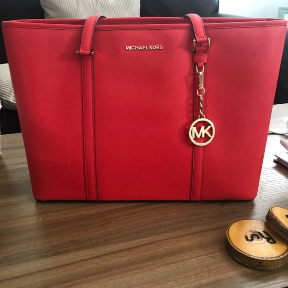 Michael Kors tote - Picture 1 of 5